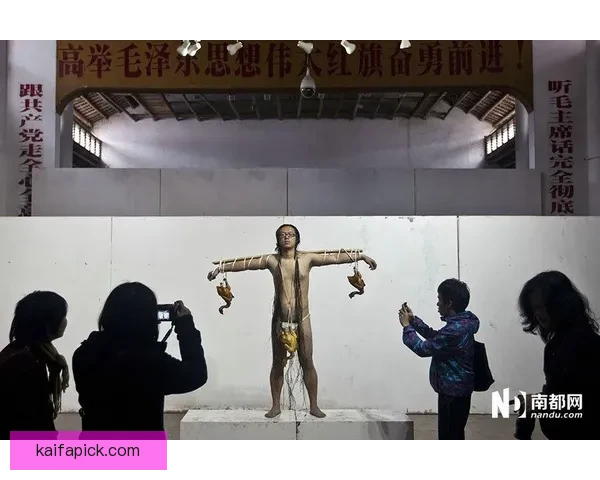 悲剧根源揭秘艾维童年遭性虐待引发荒唐行为